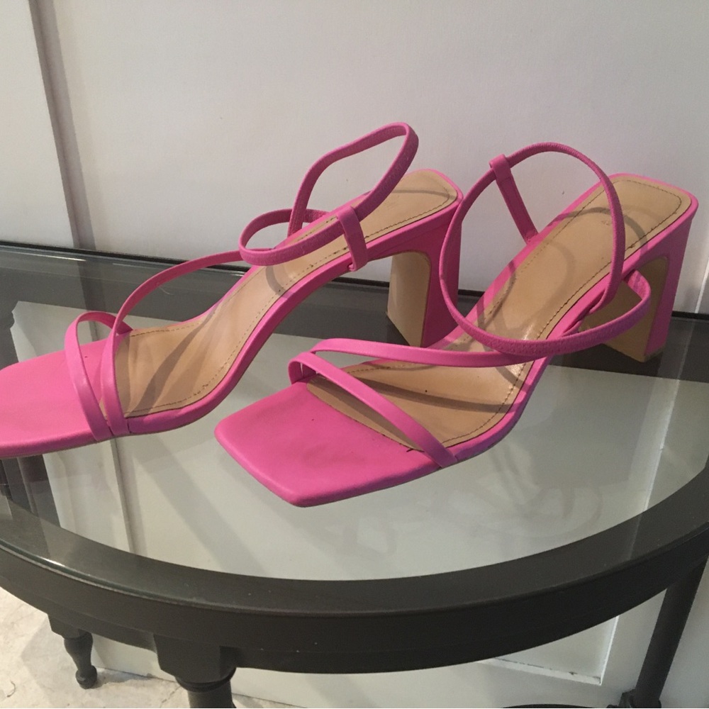 Sz 11 pink strappy sandals